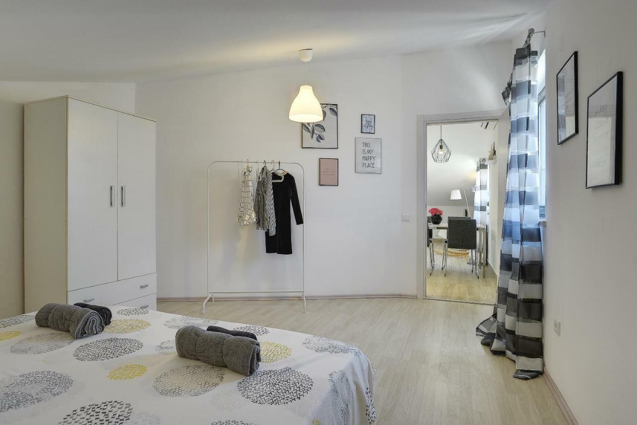 Apartment Niko プーラ エクステリア 写真